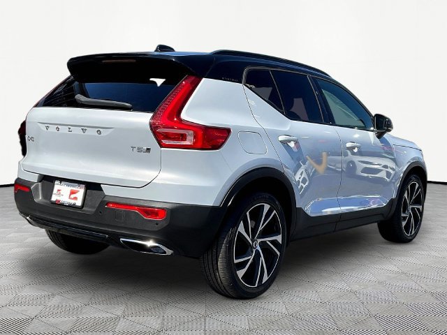 Used 2020 Volvo XC40 T5 R-Design w/ Protection Package Premier AWD/4WD image 7