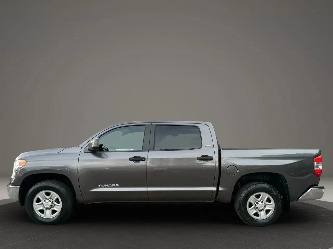 Used 2015 Toyota Tundra SR5 image 8