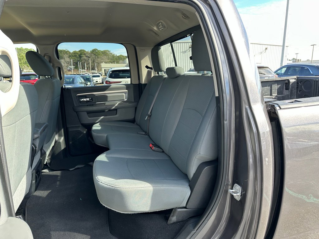 Used 2020 RAM 1500 Classic SLT image 9