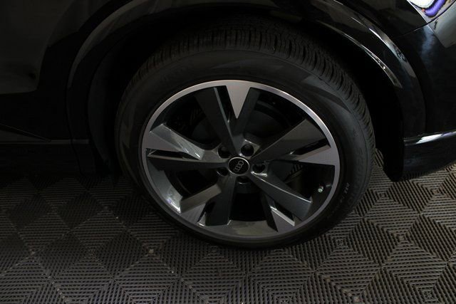 New 2025 Audi Q4 e-tron Premium Plus image 23