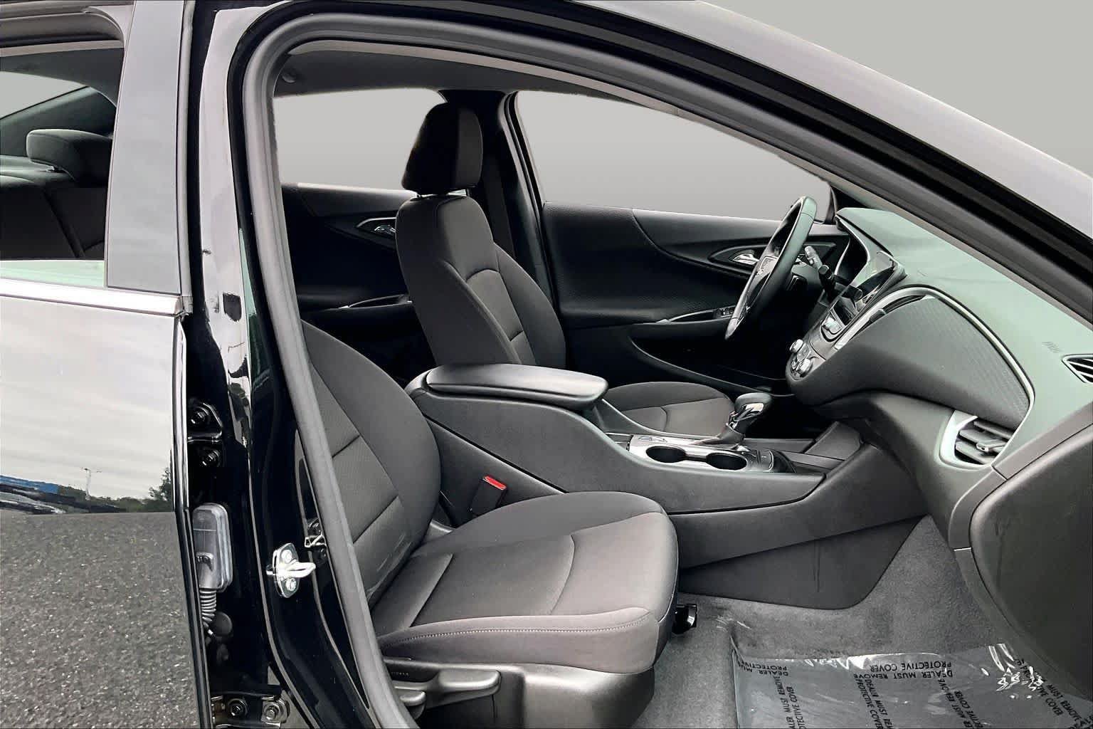 Used 2023 Chevrolet Malibu RS FWD image 9
