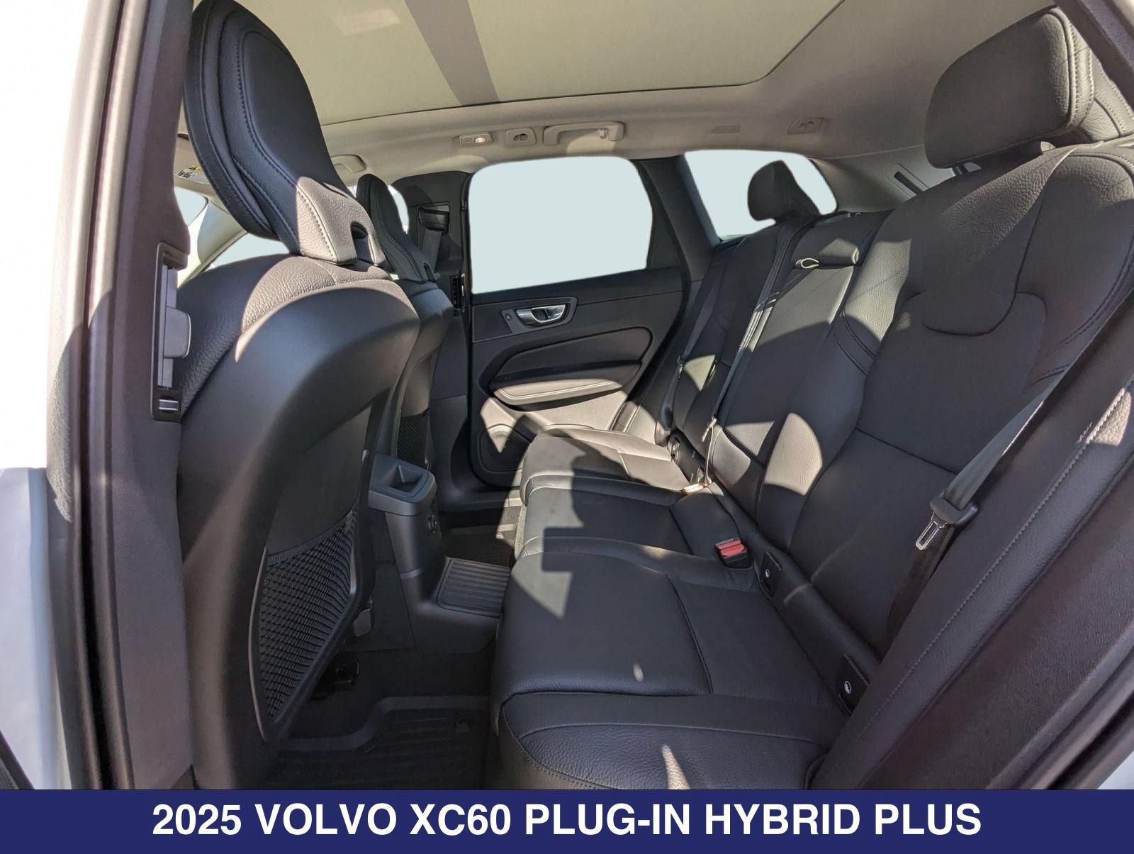New 2025 Volvo XC60 T8 Plus w/ Protection Package Premier AWD/4WD image 21