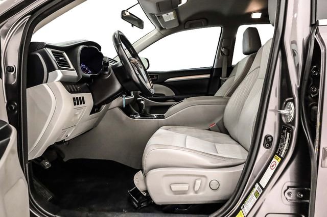 Used 2014 Toyota Highlander Plus image 13