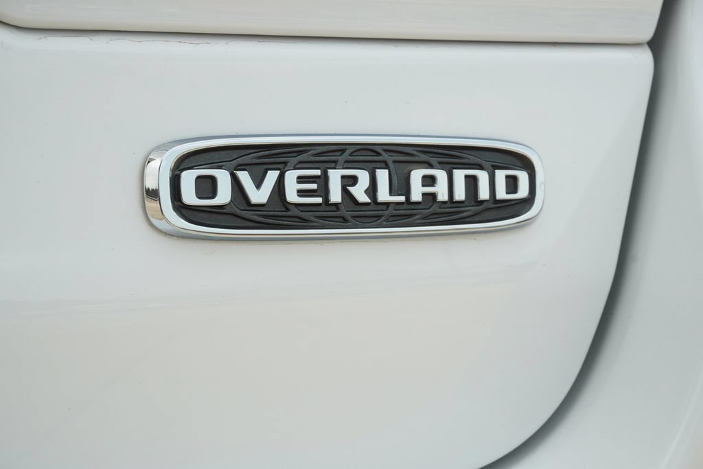 Used 2023 Jeep Grand Cherokee Overland RWD image 9