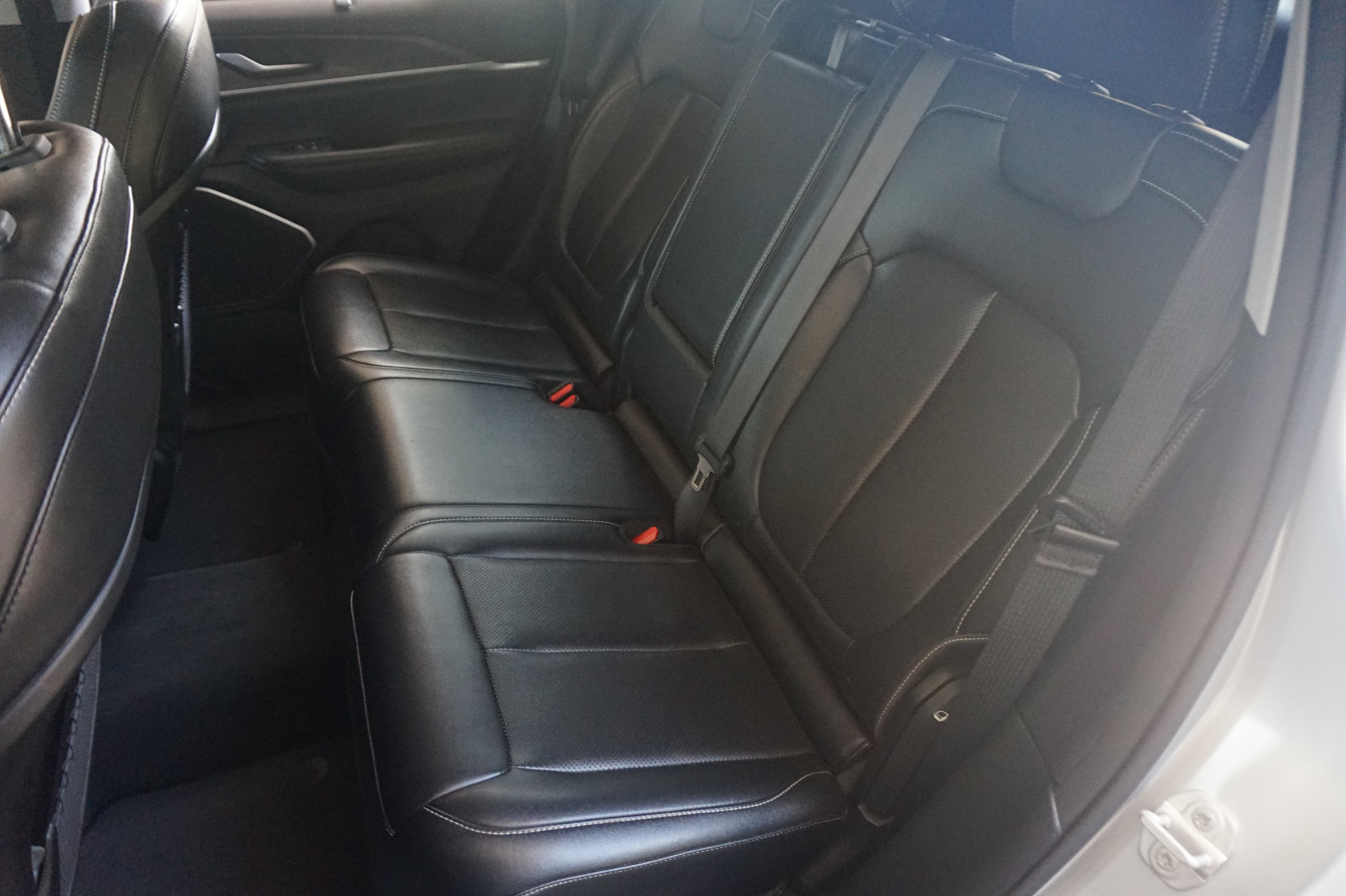 Used 2023 Jeep Grand Cherokee 4WD 4xe w/ Luxury Tech Group II image 19