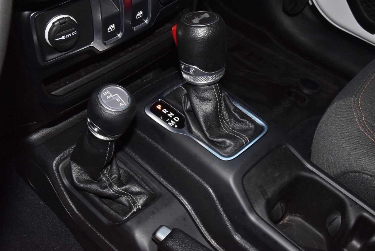 Used 2024 Jeep Wrangler Sport AWD/4WD image 29