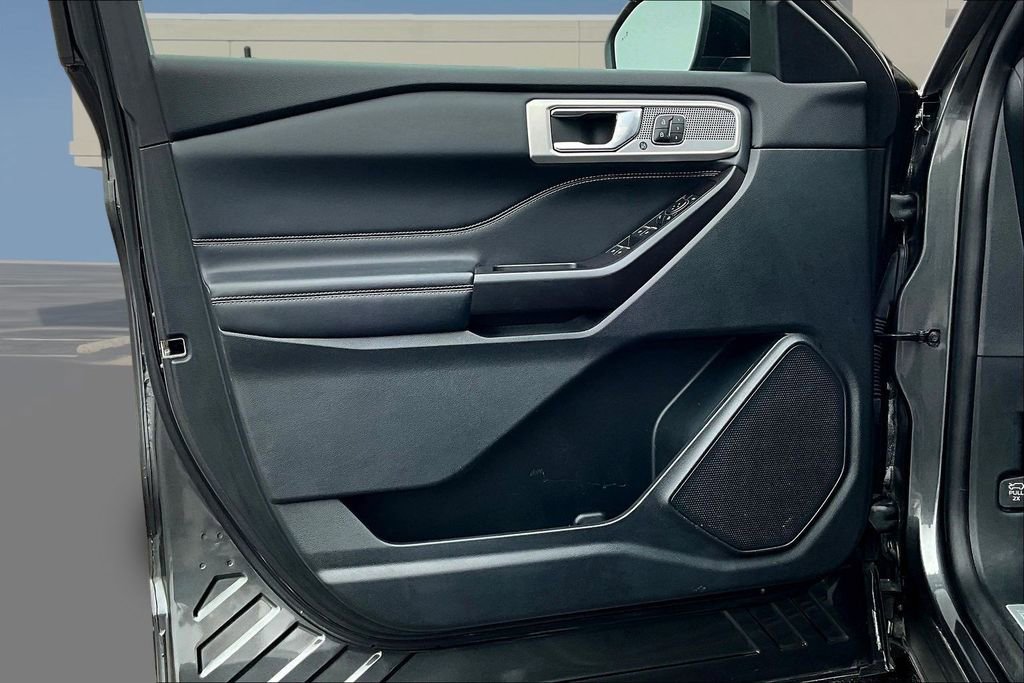 Used 2020 Ford Explorer Limited image 22