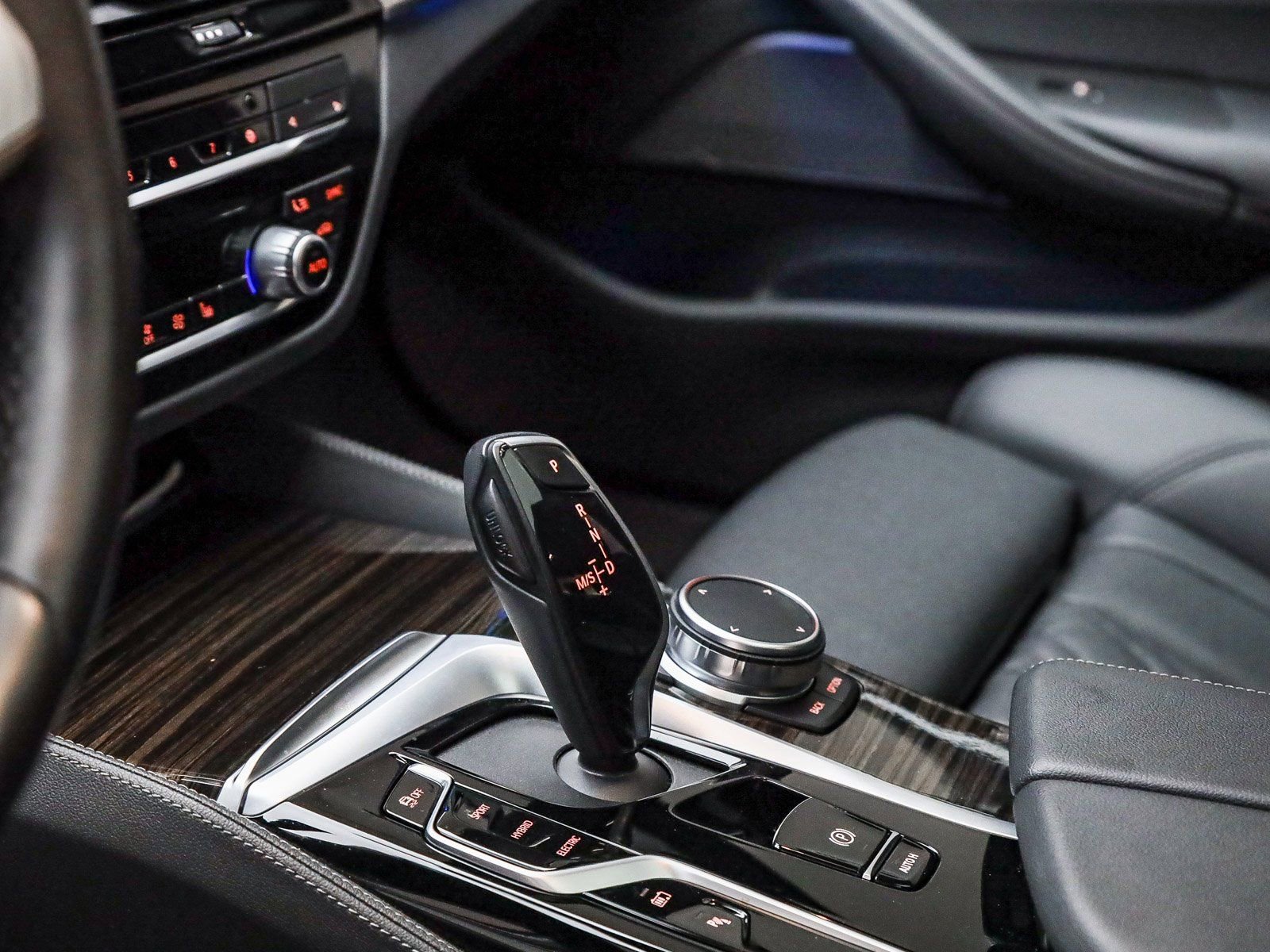 Certified 2023 BMW 530e w/ M Sport Package image 24