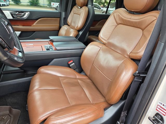 Used 2022 Lincoln Navigator L Reserve RWD image 6
