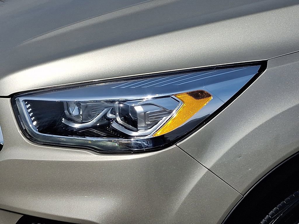 Certified 2018 Ford Escape Titanium w/ Ford Safe & Smart Package image 9