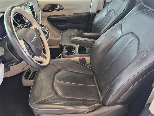 Used 2019 Chrysler Pacifica Limited FWD image 14