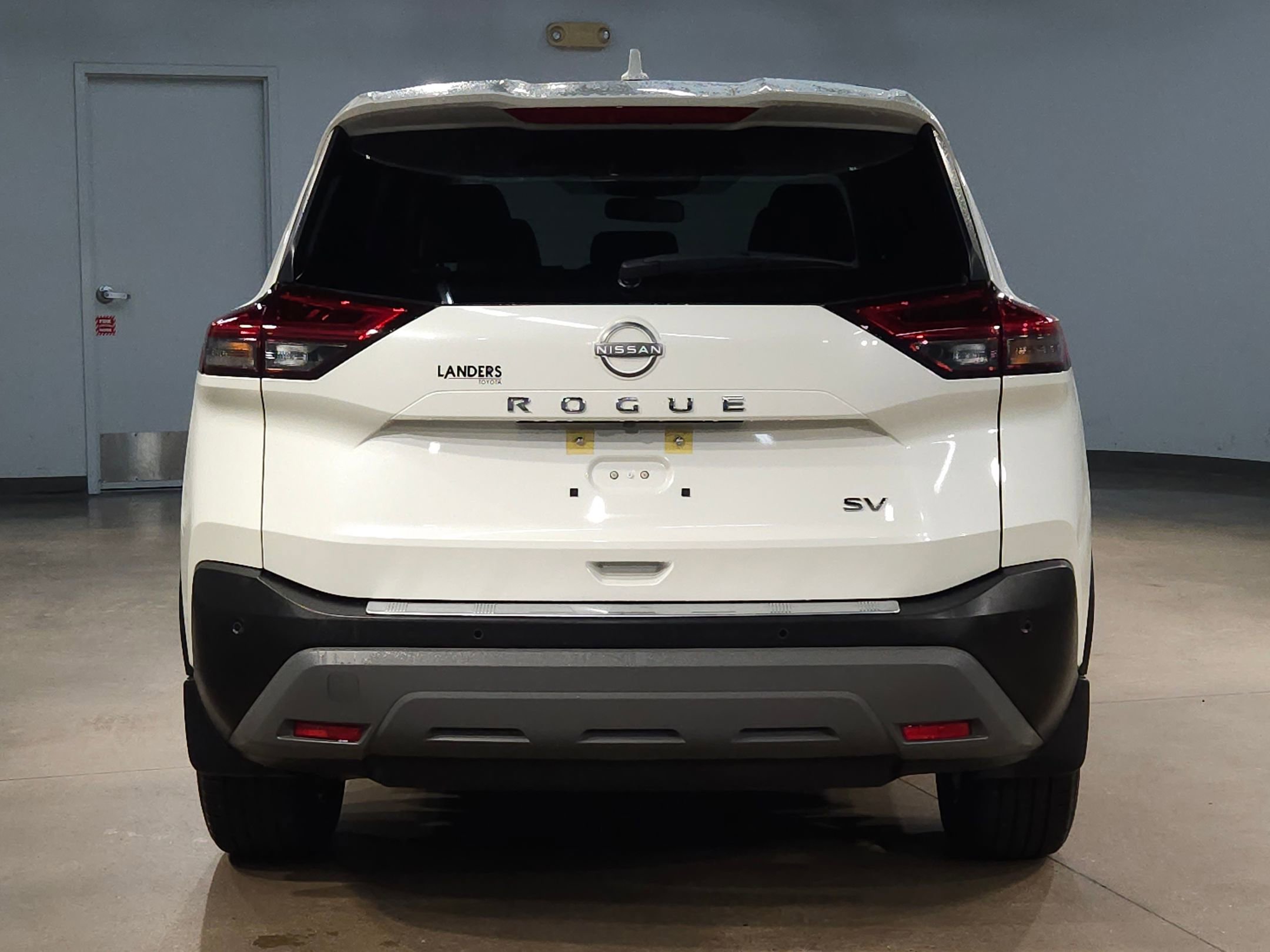 Used 2023 Nissan Rogue SV image 6