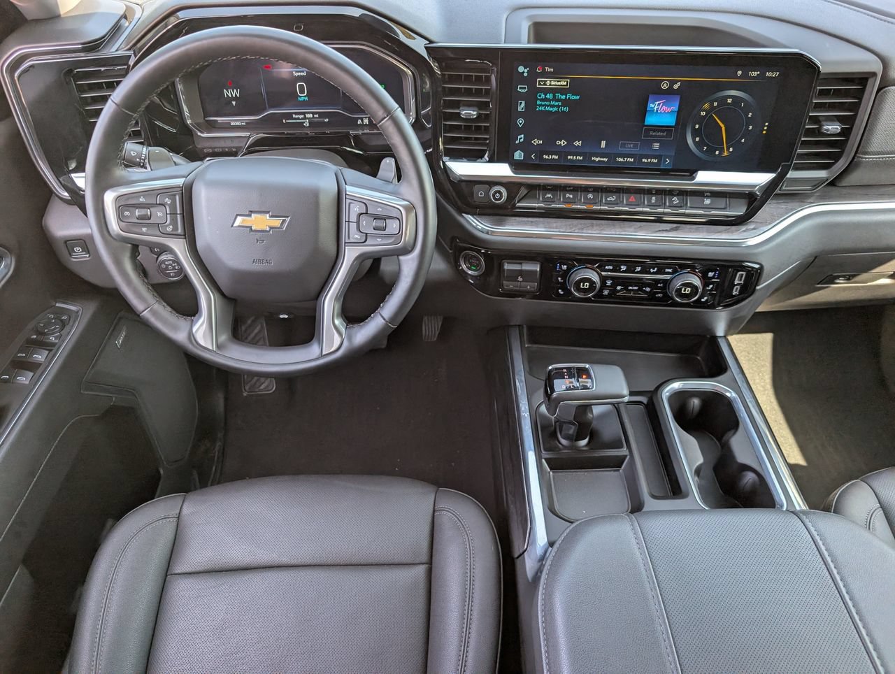 Used 2025 Chevrolet Silverado 1500 LTZ AWD/4WD image 10