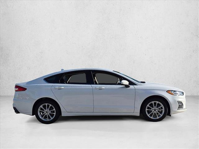 Used 2020 Ford Fusion SE FWD image 4