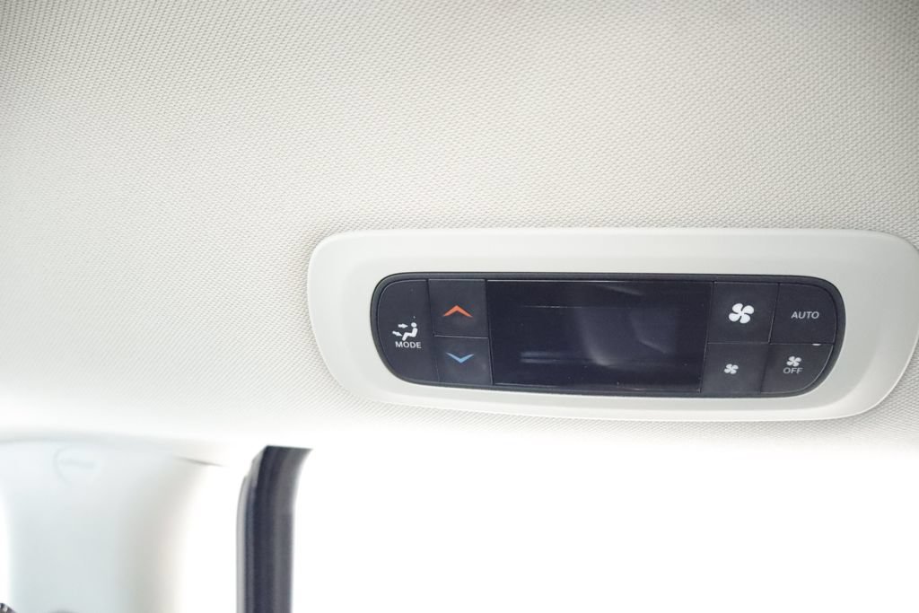 Certified 2023 Chrysler Pacifica Touring-L FWD image 20