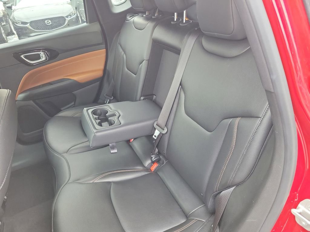 Used 2024 Jeep Compass Limited image 12