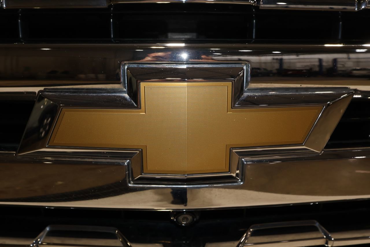 Certified 2020 Chevrolet Silverado 1500 LTZ w/ Technology Package image 40