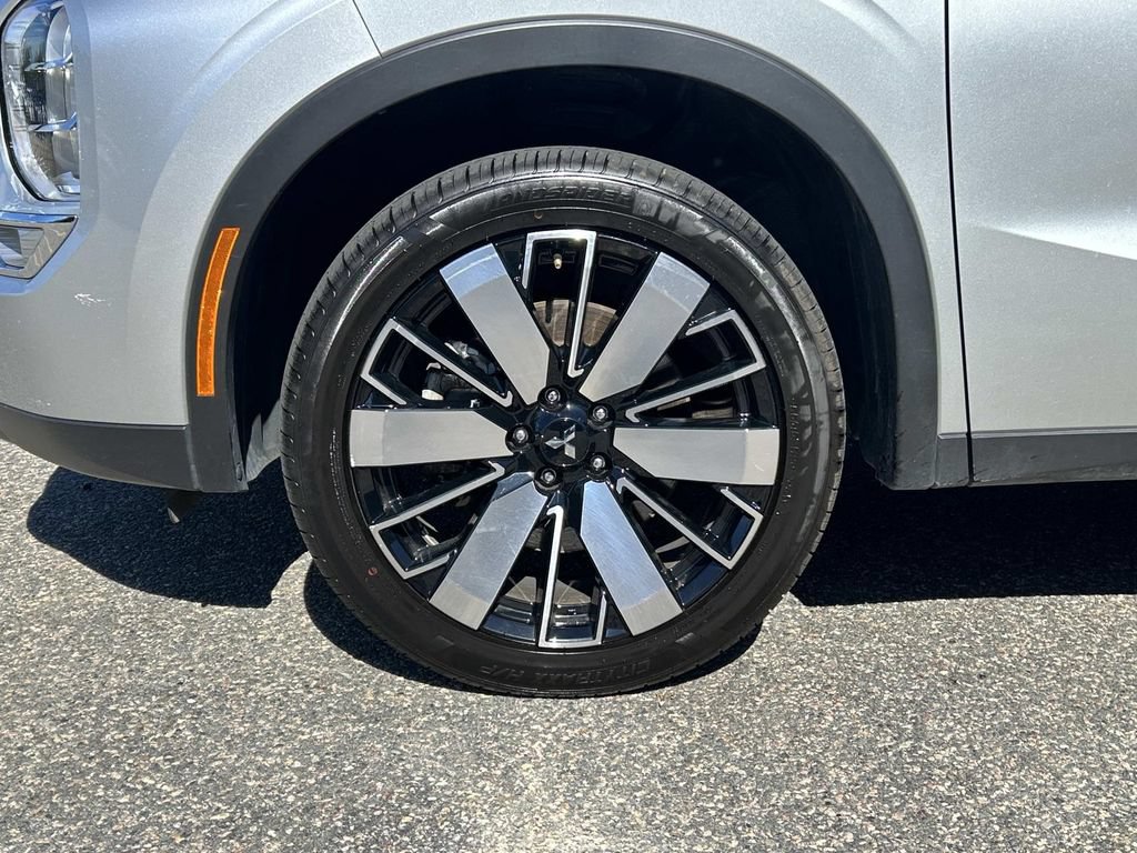 Used 2025 Mitsubishi Outlander SE AWD/4WD image 9