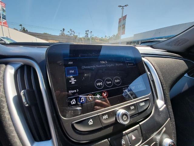 Used 2023 Chevrolet Malibu LT FWD image 13