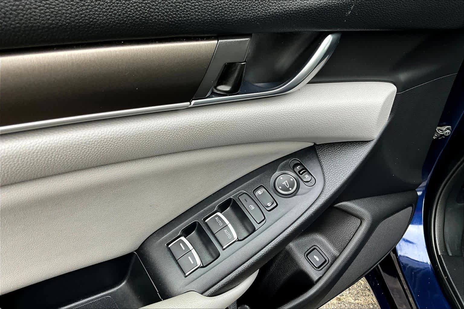 Used 2019 Honda Accord LX image 31
