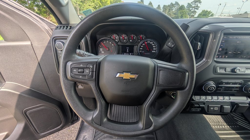 Used 2023 Chevrolet Silverado 1500 Custom AWD/4WD image 7