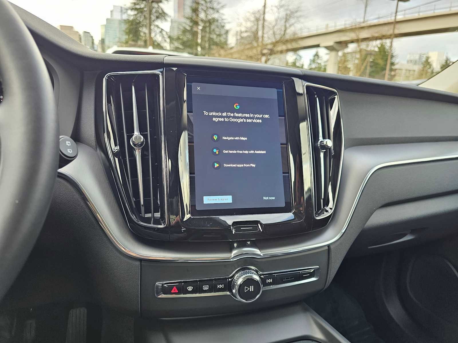 Used 2025 Volvo XC60 B5 Core w/ Climate Package image 27