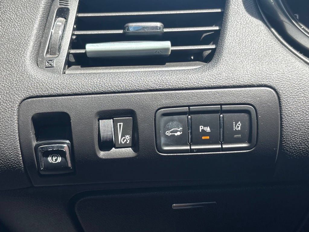 Used 2016 Chevrolet Impala LT w/ Convenience Package FWD image 14