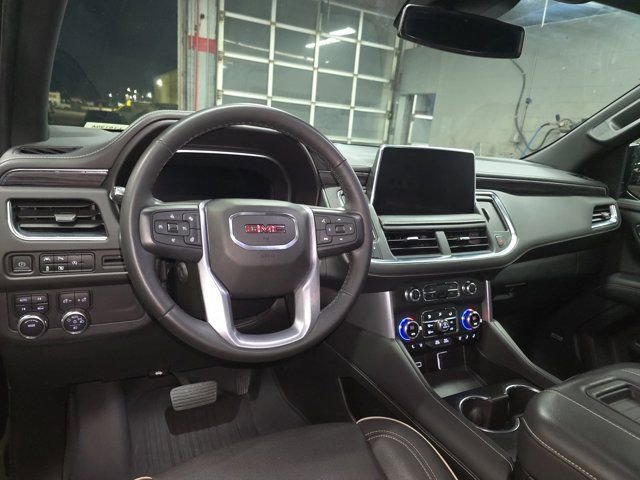 Used 2023 GMC Yukon SLT w/ SLT Premium Package image 16