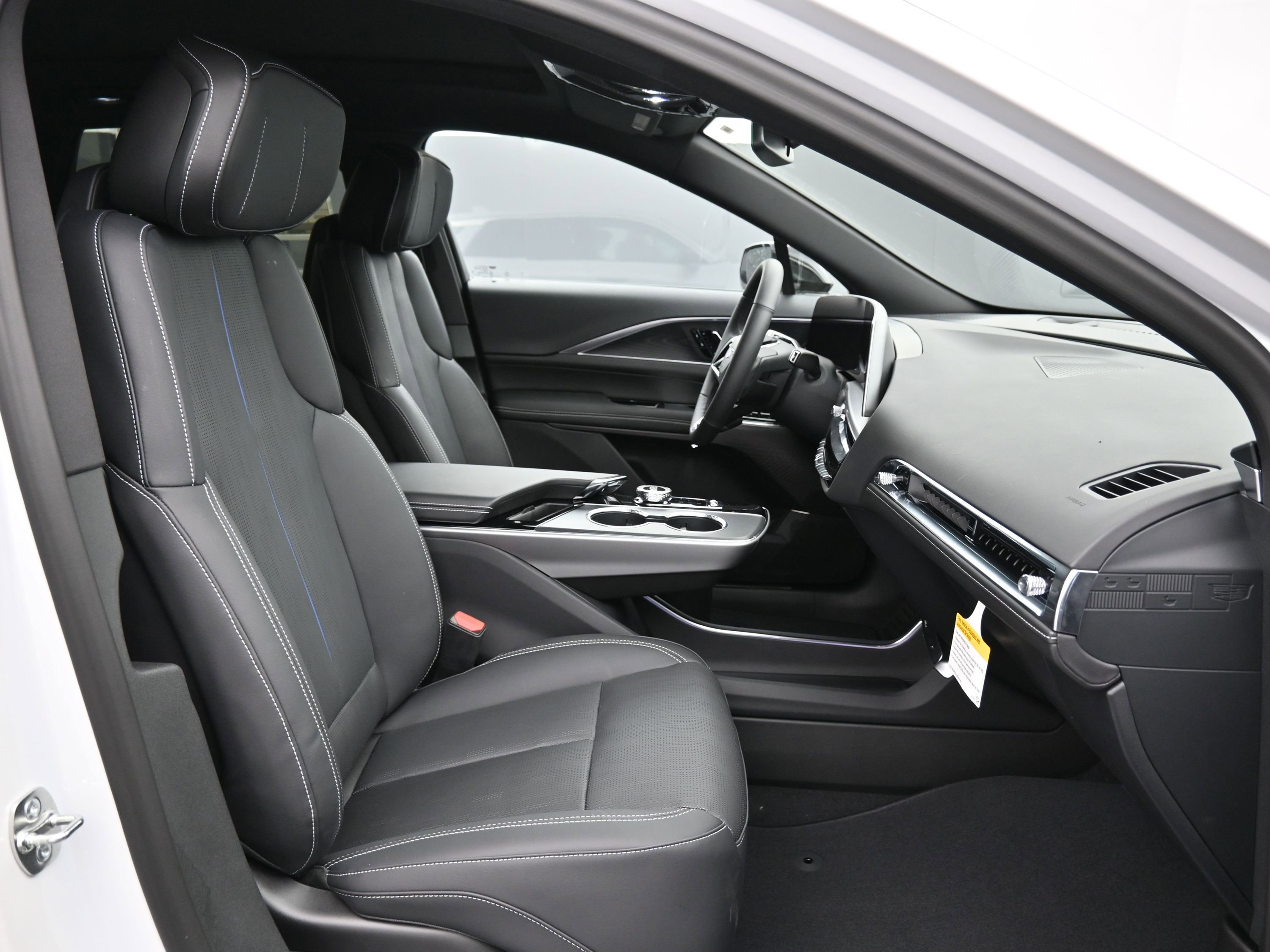 New 2025 Cadillac Lyriq Luxury image 13