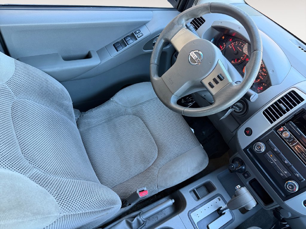 Used 2010 Nissan Frontier SE RWD image 13