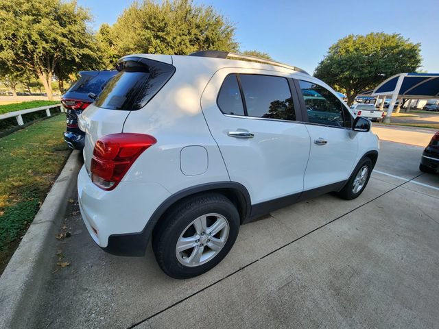 Used 2018 Chevrolet Trax LT w/ LT Convenience Package FWD image 4