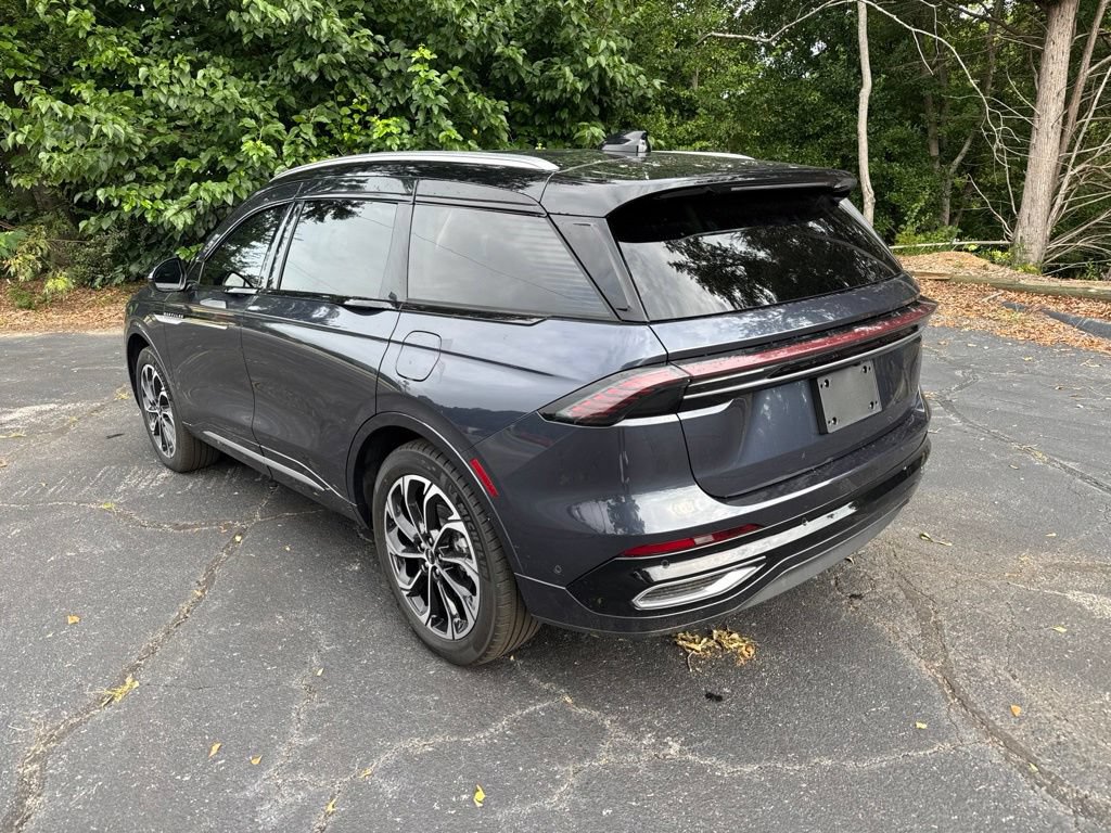 Used 2024 Lincoln Nautilus Reserve AWD/4WD image 3
