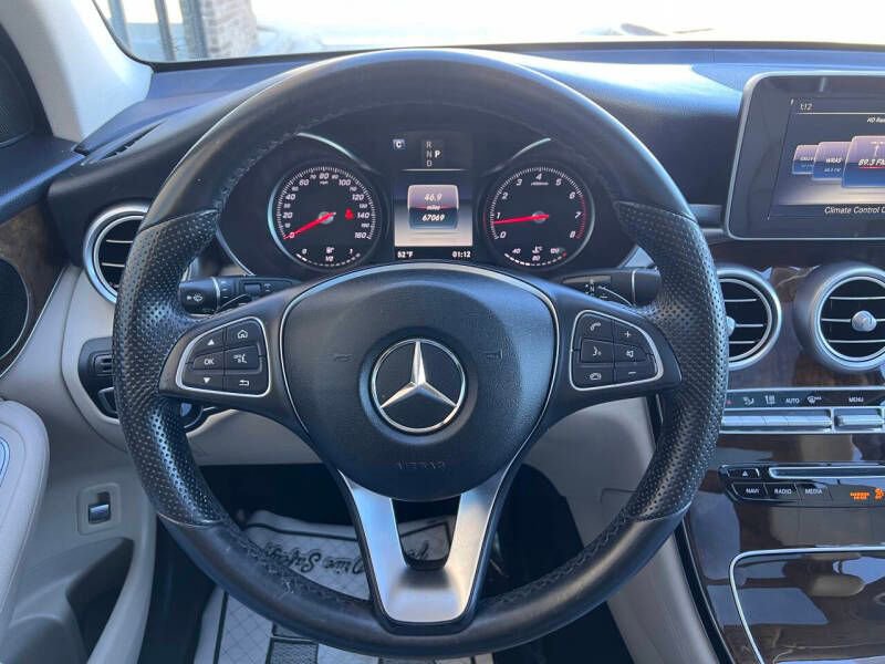 Used 2017 Mercedes-Benz GLC 300 w/ Premium 1 Package image 22