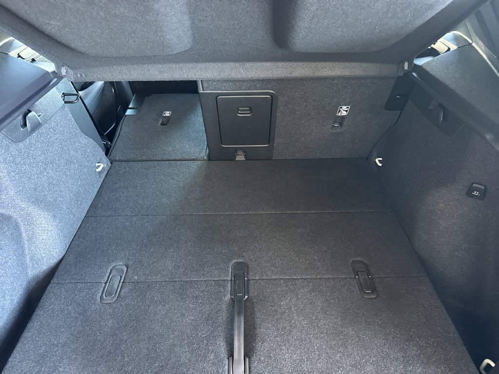 Certified 2023 Volvo XC40 Recharge Ultimate AWD/4WD image 14