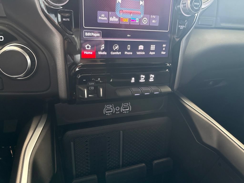 Used 2025 RAM 1500 Big Horn AWD/4WD image 24