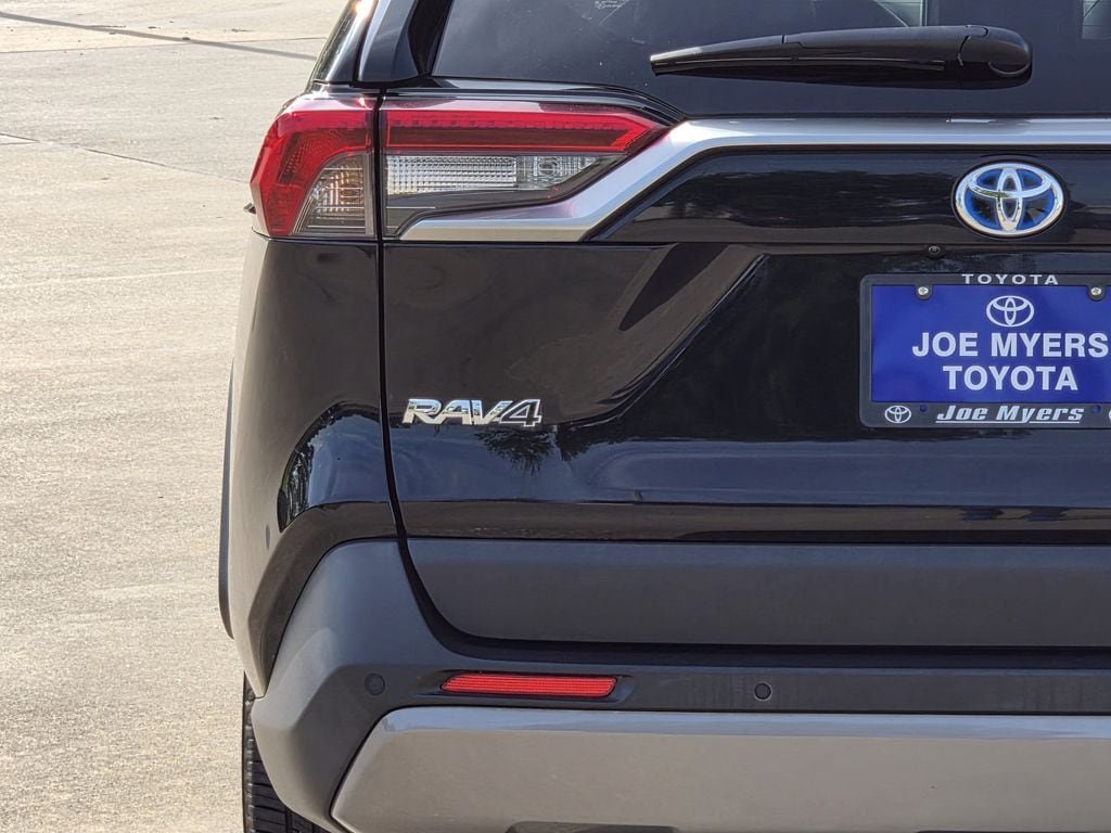 Used 2019 Toyota RAV4 Limited w/ Limited Grade Weather Package AWD/4WD image 10