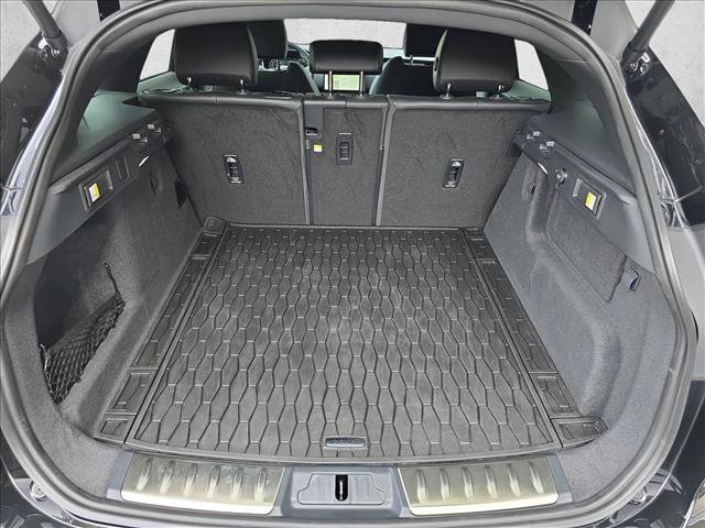 Certified 2025 Jaguar F-PACE R-Dynamic S image 12