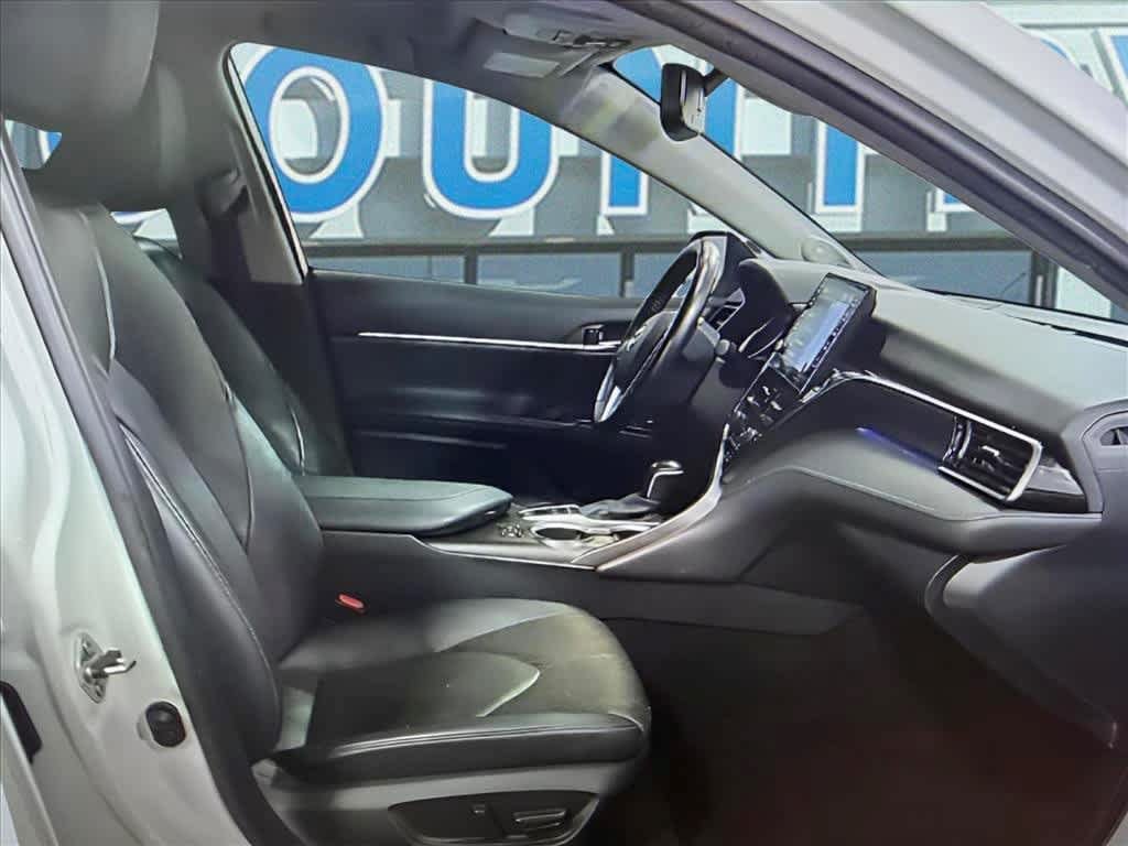 Used 2022 Toyota Camry XLE w/ Navigation Upgrade Package FWD image 8