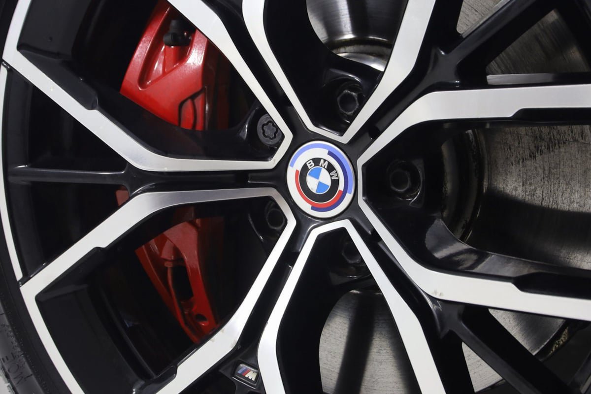 Used 2023 BMW M550i xDrive w/ Executive Package AWD/4WD image 18
