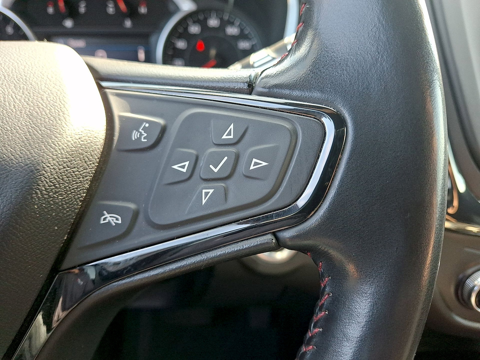 Used 2022 Chevrolet Equinox RS FWD image 18