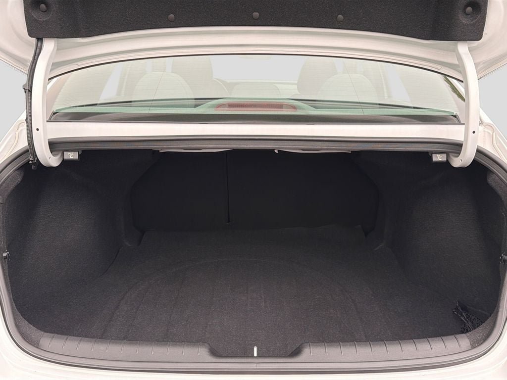 Certified 2024 Hyundai Elantra SEL w/ Convenience Package FWD image 28
