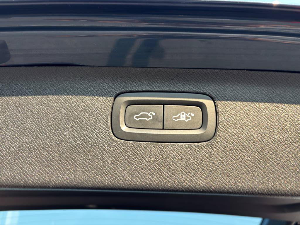 Used 2024 Volvo XC90 B6 Plus w/ Protection Package Premier AWD/4WD image 31