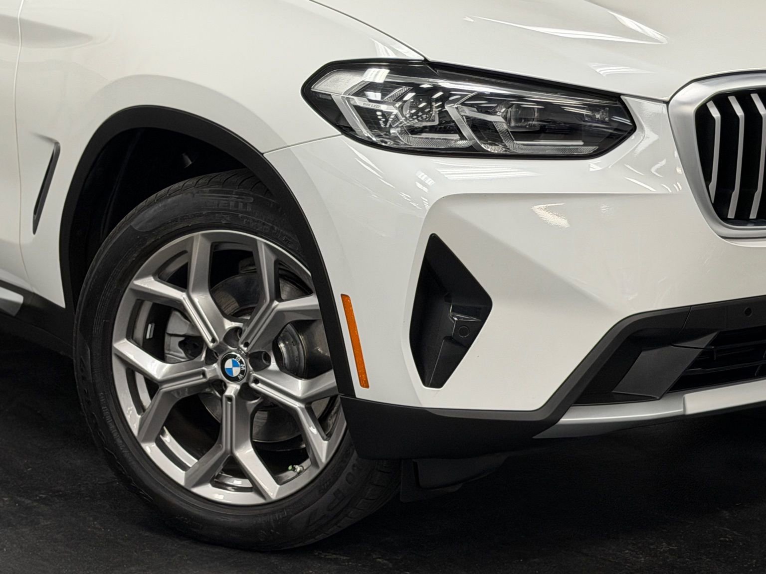 Used 2023 BMW X3 xDrive30i w/ Convenience Package w/ZPA AWD/4WD image 4