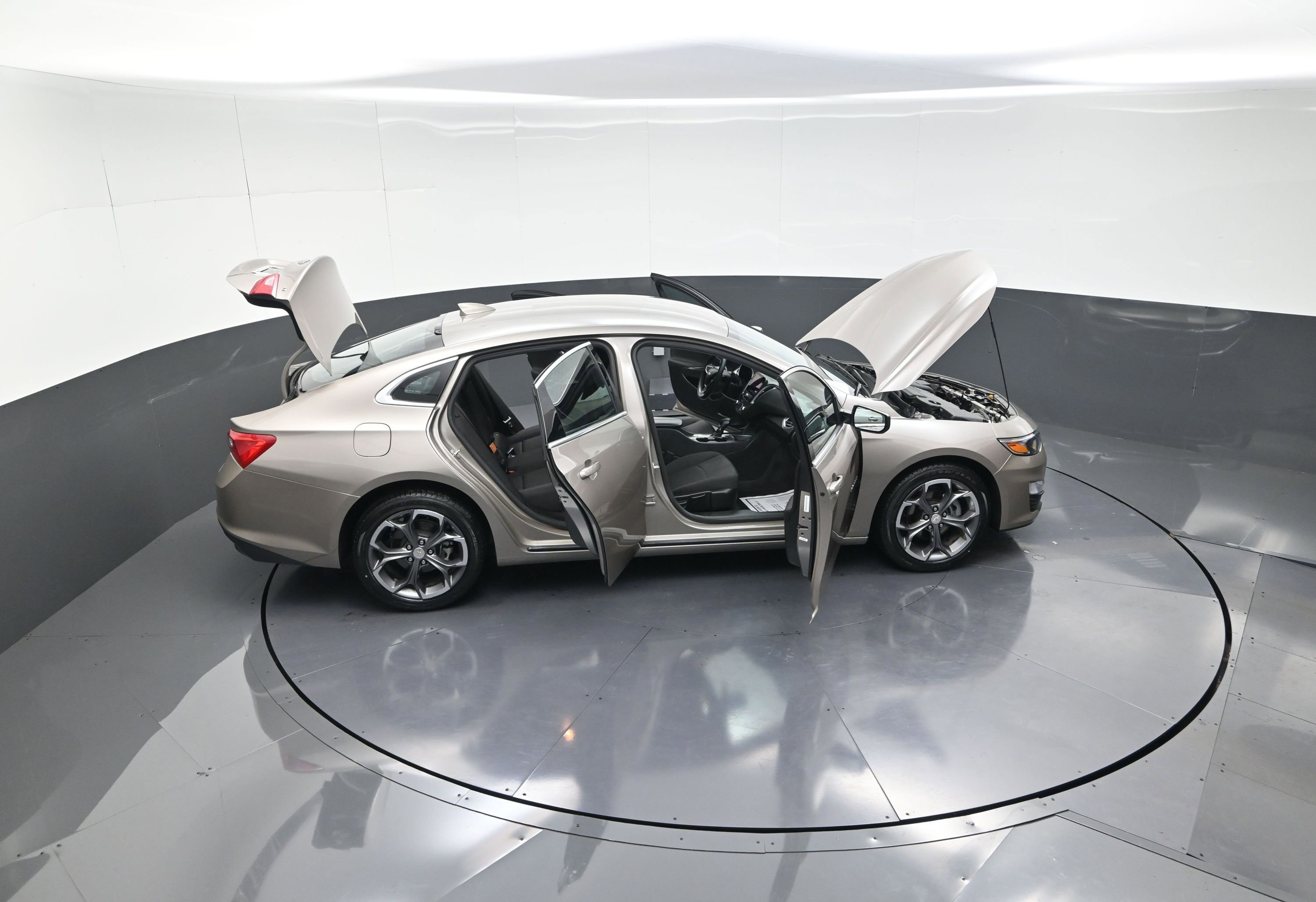 Used 2024 Chevrolet Malibu LT image 14