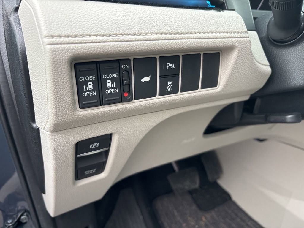 Certified 2025 Honda Odyssey Touring image 20