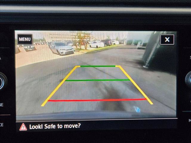 Used 2020 Volkswagen Atlas Cross Sport SE w/ Panoramic Sunroof Package FWD image 17