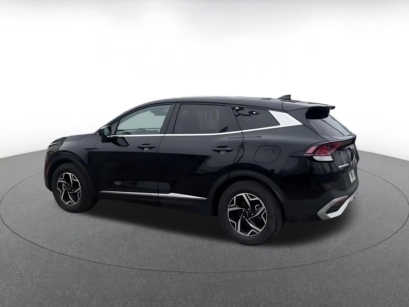 Used 2025 Kia Sportage LX FWD image 10