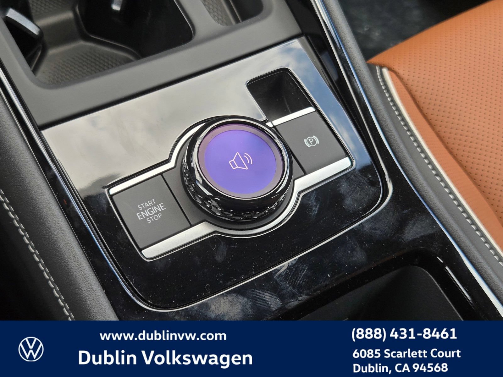 New 2026 Volkswagen Tiguan SEL R-Line AWD/4WD image 15