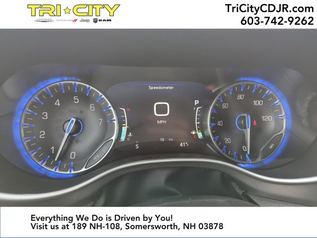 New 2026 Chrysler Pacifica Select image 15