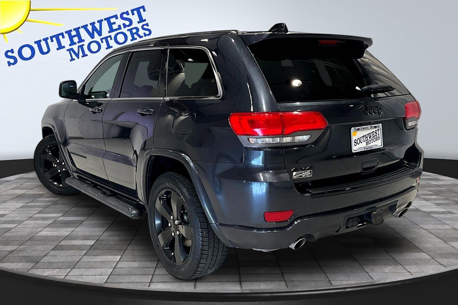 Used 2014 Jeep Grand Cherokee Altitude AWD/4WD image 4